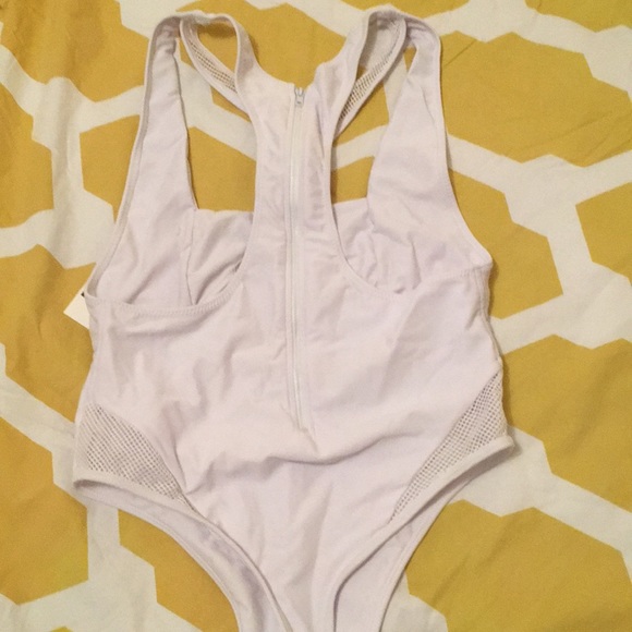 Bfyne WHITE One-Piece Size: Large - Picture 4 of 4